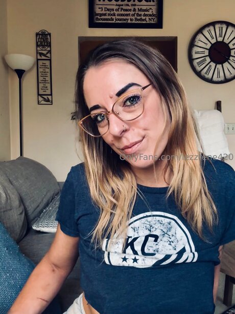 Lezzrene420 nudes onlyfans leaked