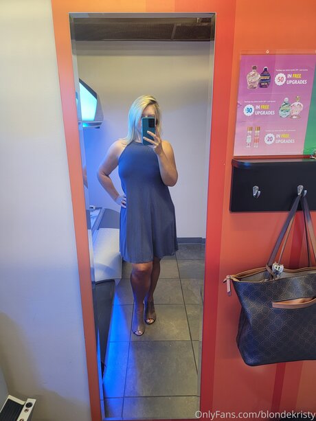 Blondekristy desnuda onlyfans