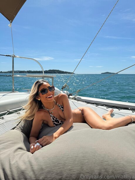 Mathya onlyfans desnuda