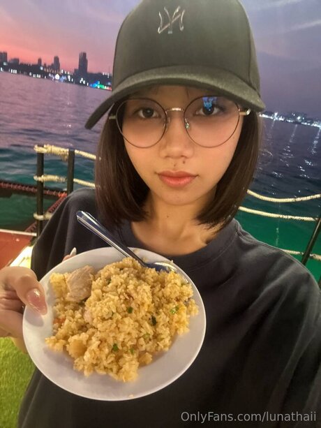 Lunathaii free onlyfans