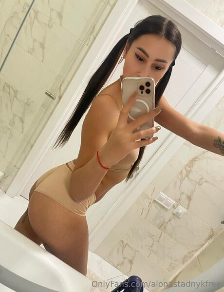 Alonastadnykfree nude onlyfans leaked