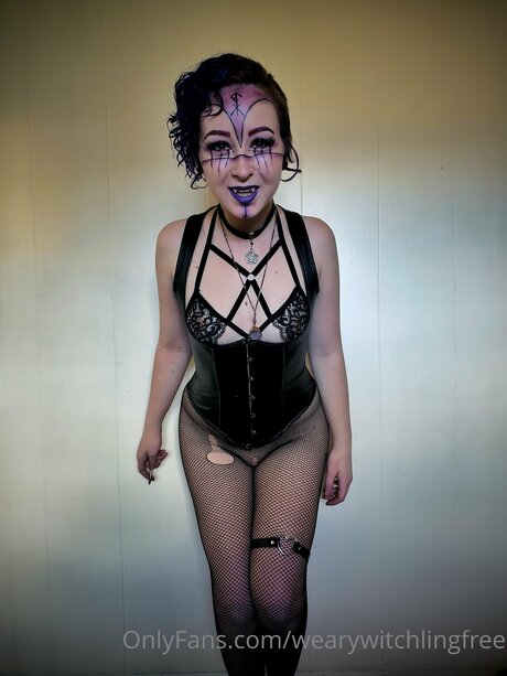 Wearywitchlingfree onlyfans leaked nudes