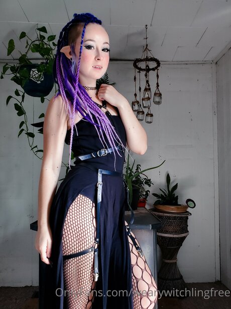 Wearywitchlingfree onlyfans nudes leaked