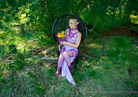 Wearywitchlingfree onlyfans leaks.