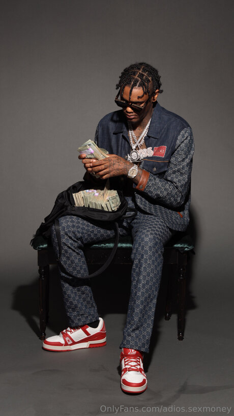 Adios Sexmoney onlyfans tits