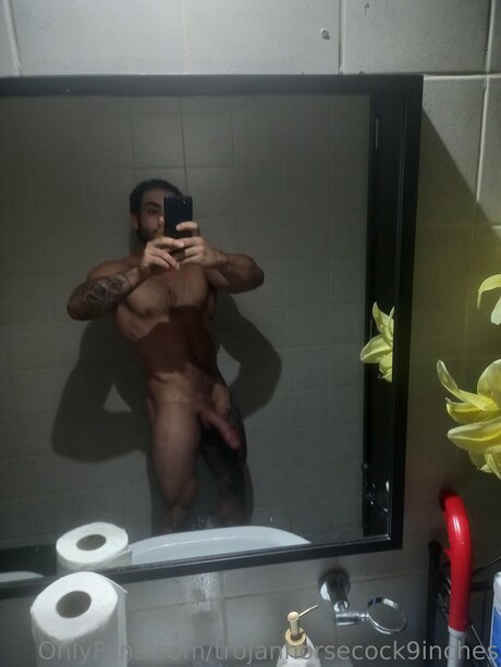 Trojanhorsecock9inches naked onlyfans pics