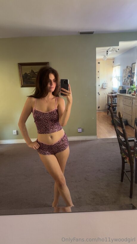 Ho11ywoodgirl onlyfans sexy