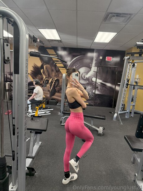 Younglust24 onlyfans pic