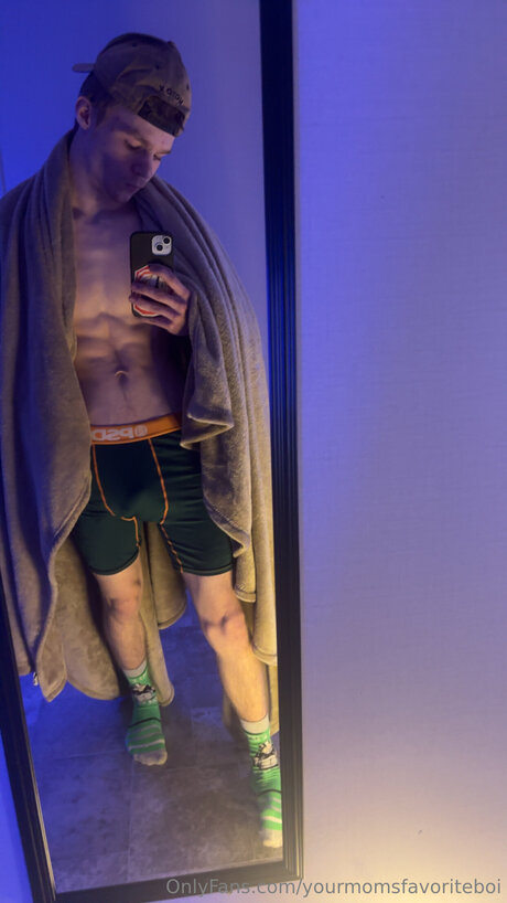 Yourmomsfavoriteboi onlyfans porn