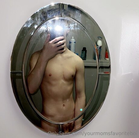 Yourmomsfavoriteboi onlyfans gratis