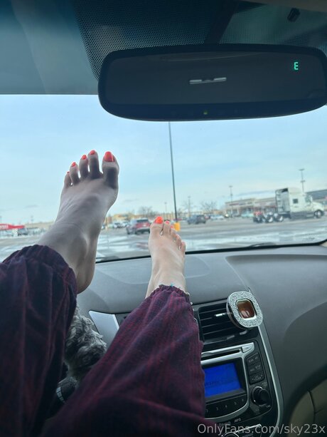 Sky23x onlyfans naked