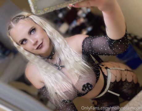 Mollyrosemoon onlyfans nude pics