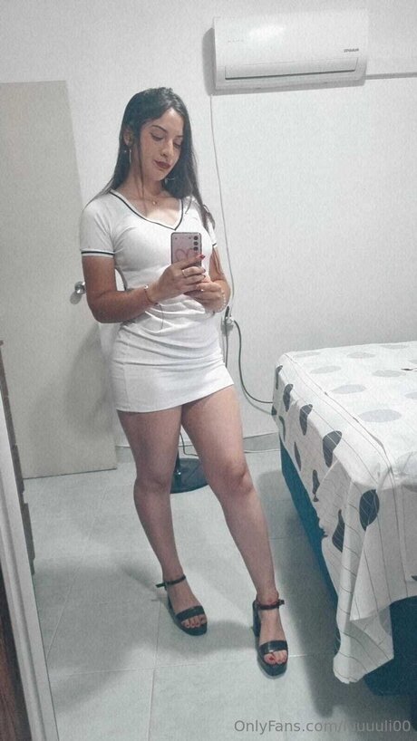 Luuuuli00 only fans photos