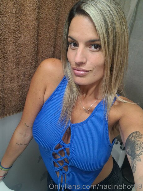 Nadinehot89 onlyfans model images