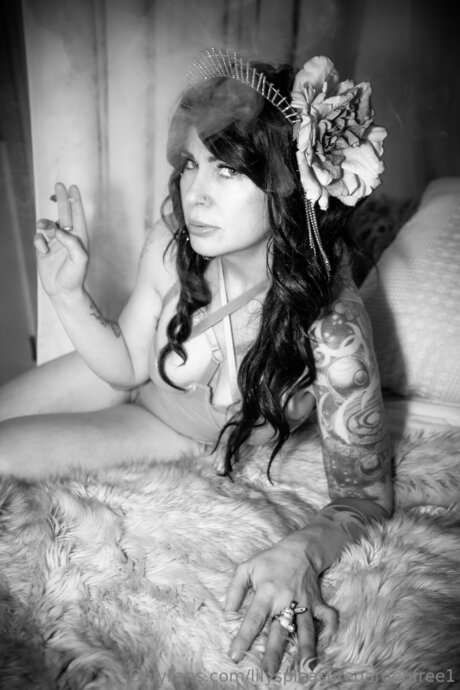 Lilyspleasuregardenfree1 leaked onlyfans porn