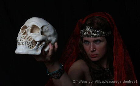Lilyspleasuregardenfree1 onlyfans nude tits