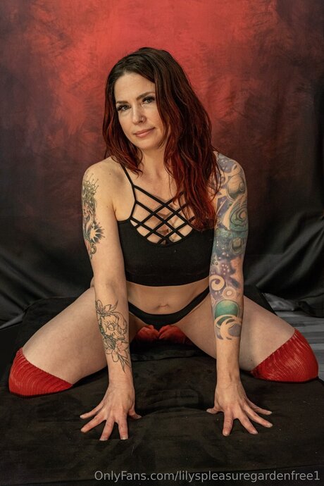 Lilyspleasuregardenfree1 onlyfans model