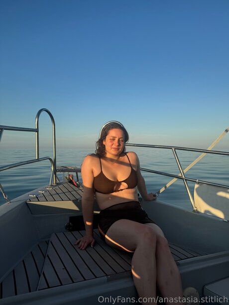 Anastasia Stitlich nude only fans leaks