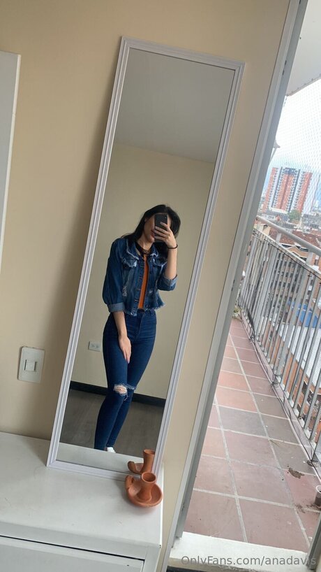 Anadavis naked only fans