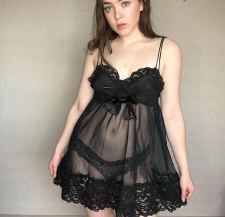 Tori Eaglestone onlyfans striptease