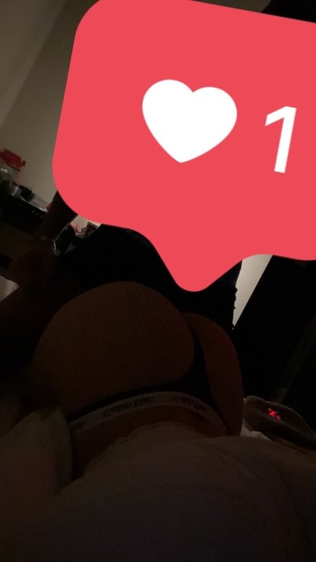 Lara Buttner naked onlyfans pics