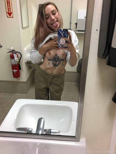 Lil Hipppie onlyfans ass