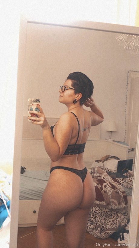 Lotti N onlyfans naked leaked