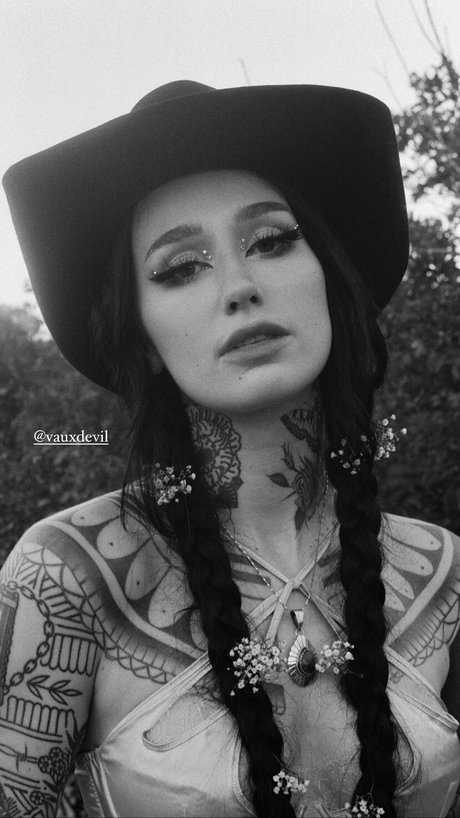 Emma Vauxdevil onlyfans xxx