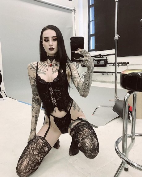 Emma Vauxdevil leaked onlyfans sextape