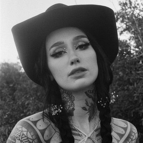 Emma Vauxdevil onlyfans nsfw