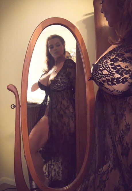 HoneyBeeZone onlyfans fotos