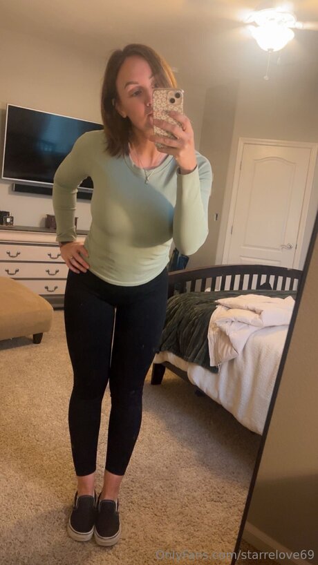 Starrelove69 naked onlyfans pics