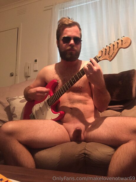 Makelovenotwar69 xxx onlyfans