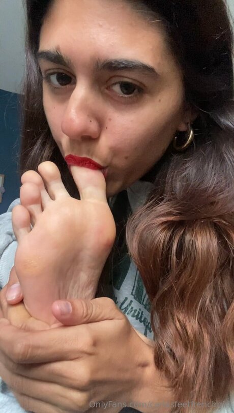 Carlasfeetfrenchgirl naked onlyfans leaked