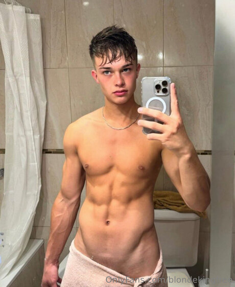 Blondekingfree onlyfans leaked pics
