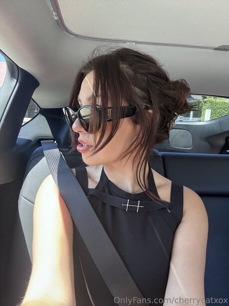 Cherrycatxox nude onlyfans leaks