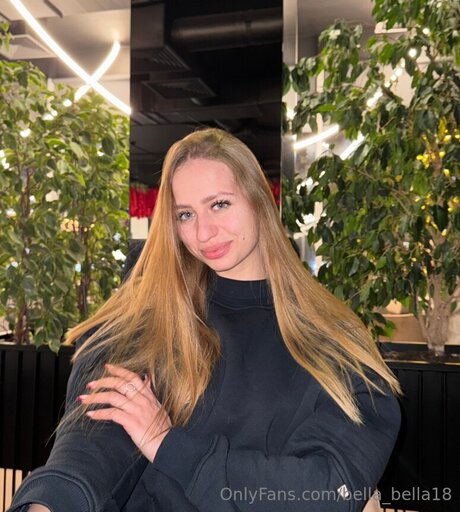 Bella Bella18 onlyfans naked