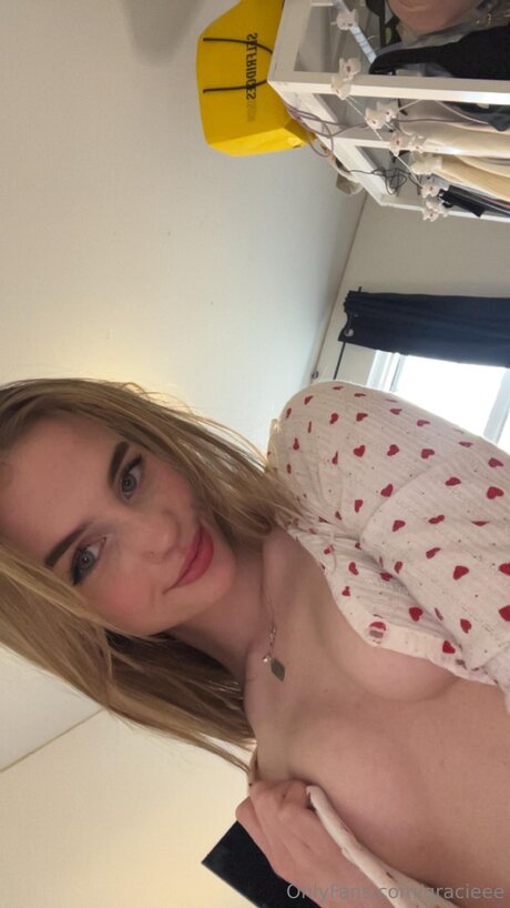 Gracieee onlyfans striptease