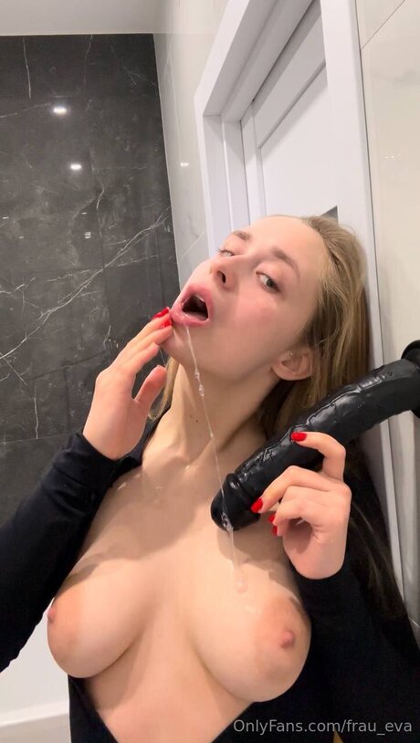 Frau Eva onlyfans creator