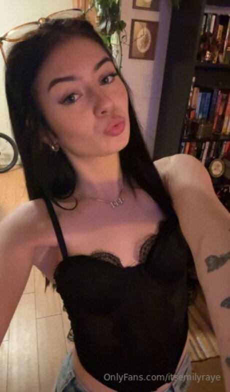 Itsemilyraye naked onlyfans