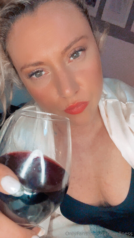 Zarawellness onlyfans leaked.