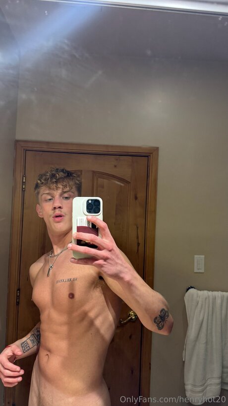 Henryhot20 onlyfans public photos