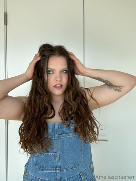 Ameliaschaeferr is on onlyfans