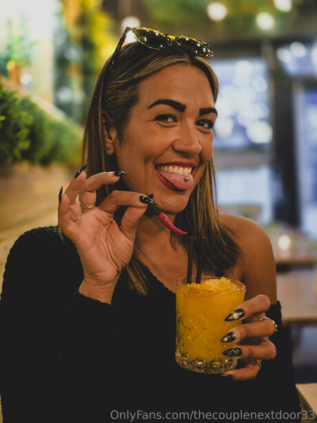 Thecouplenextdoor33 porn onlyfans leaks