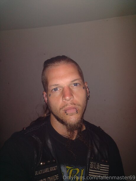Fallenmaster69 naked onlyfans