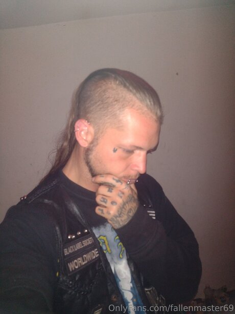 Fallenmaster69 naked onlyfans leaked