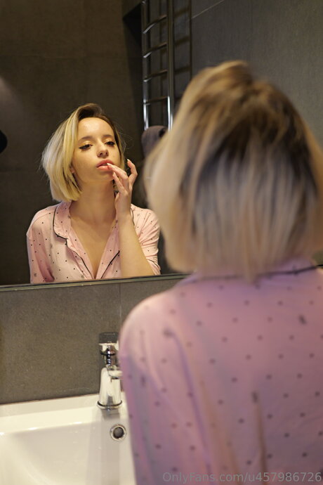 Little Evelyn Profile pic