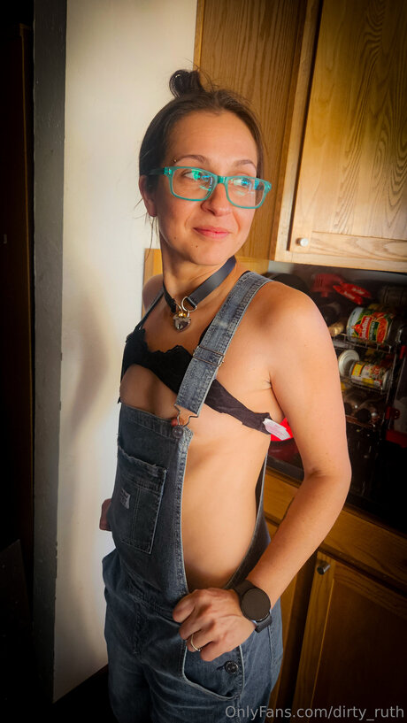 Dirty Ruth naked onlyfans