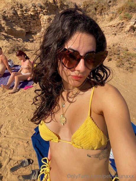 Petitelunaxx en onlyfans