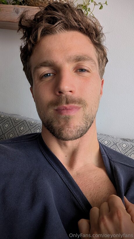 Oeyonlyfans onlyfans naked